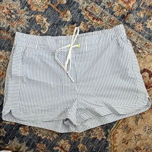 Vineyard Vines Women's Gray Striped Athletic Shorts